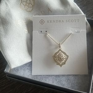 Kendra Scott necklace